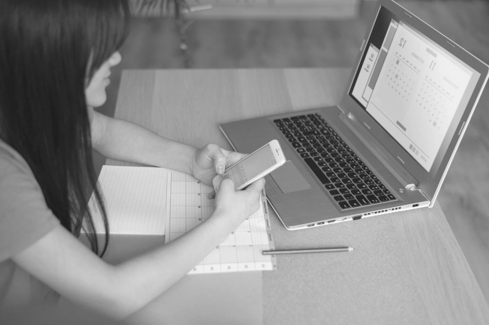 Professionelle Budgetanalyse und Risikobewertung am Arbeitsplatz